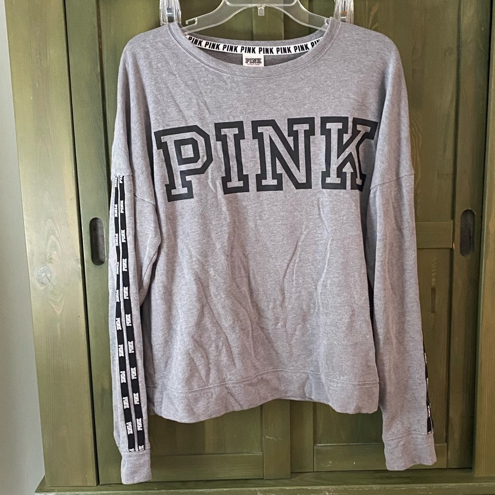 Gray long sleeve shirt